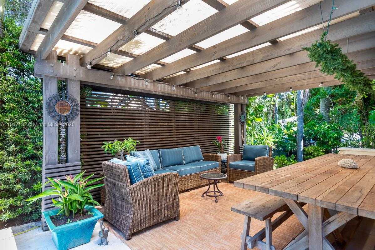 Small Image of 9400 EAST BROADVIEW DR, Bay Harbor Islands Number 20