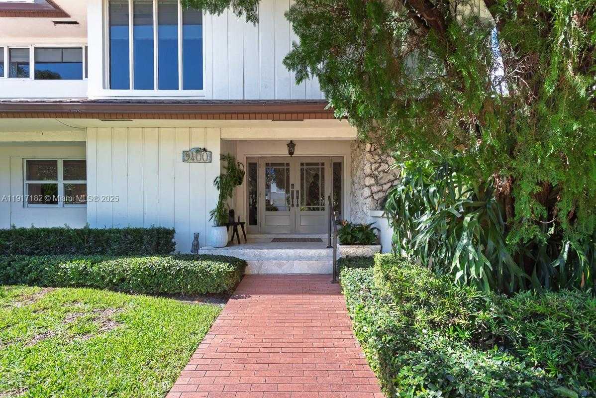 Small Image of 9400 EAST BROADVIEW DR, Bay Harbor Islands Number 22