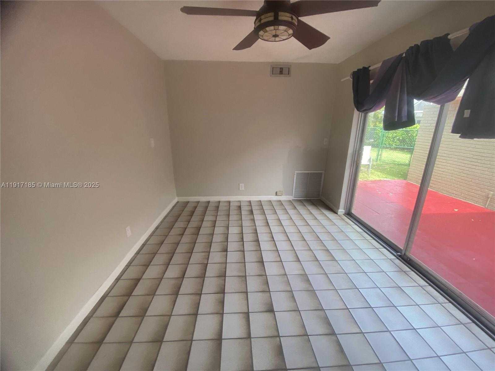 Small Image of 4802 BAYBERRY LN, Tamarac Number 18