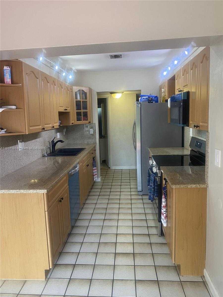 Small Image of 4802 BAYBERRY LN, Tamarac Number 2