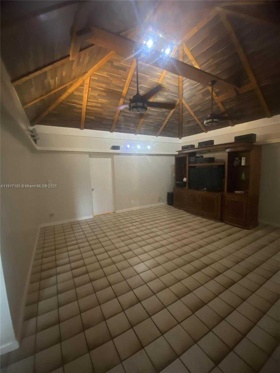 Small Image of 4802 BAYBERRY LN, Tamarac Number 22