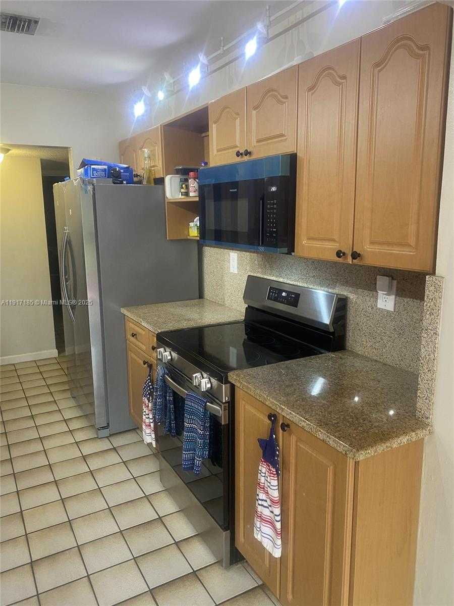 Small Image of 4802 BAYBERRY LN, Tamarac Number 3