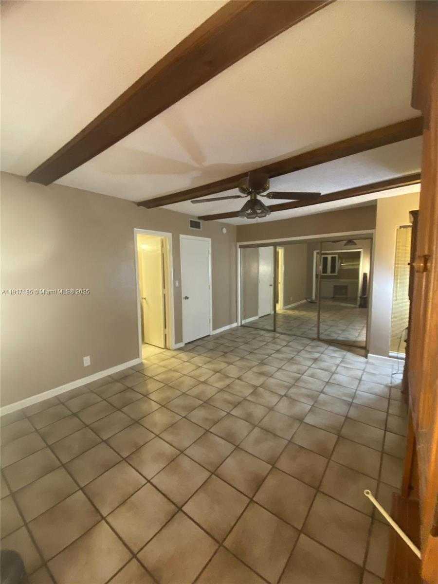 Small Image of 4802 BAYBERRY LN, Tamarac Number 6