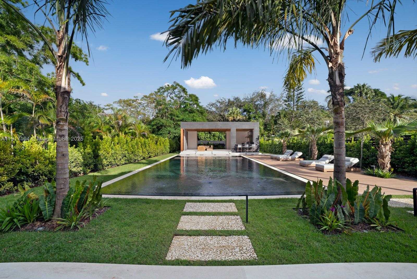 Small Image of 7051 SOUTH WEST 69TH AVE, South Miami Number 16