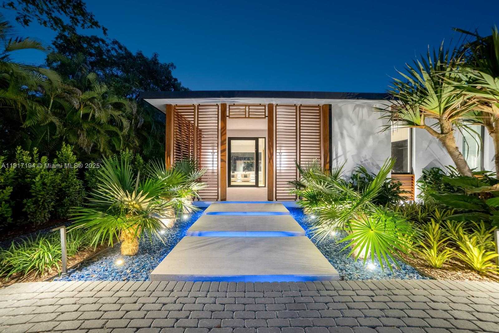 Small Image of 7051 SOUTH WEST 69TH AVE, South Miami Number 2