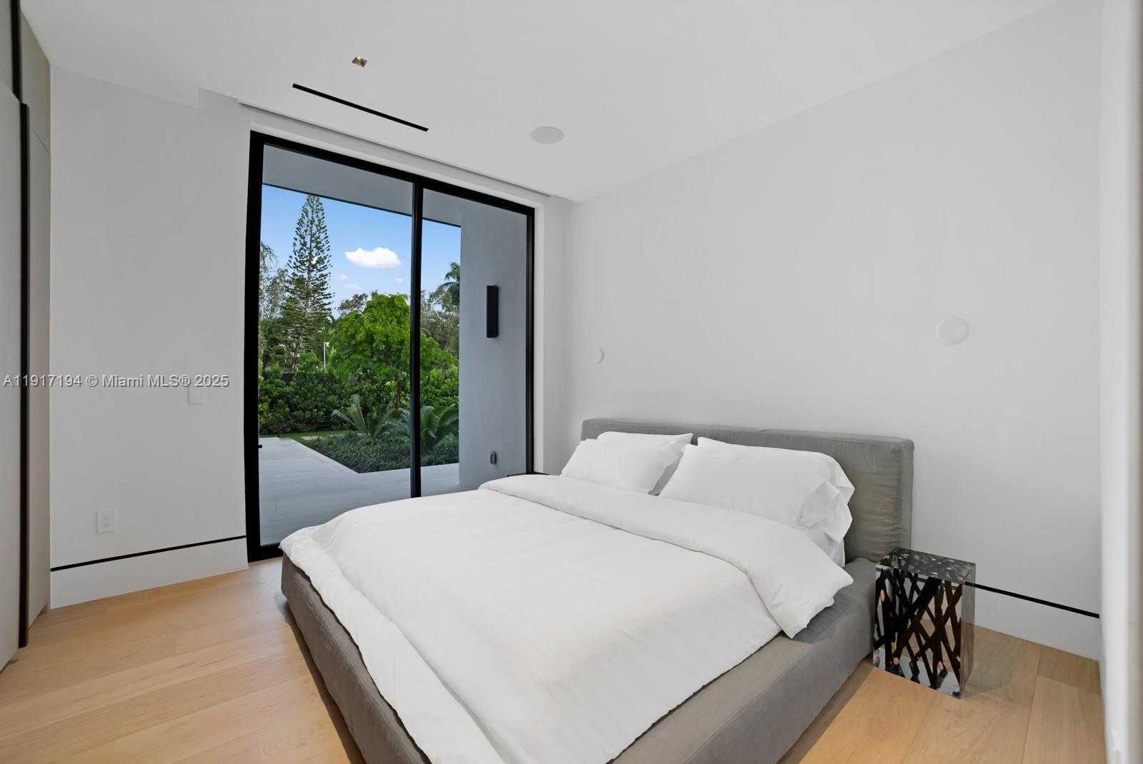 Small Image of 7051 SOUTH WEST 69TH AVE, South Miami Number 23