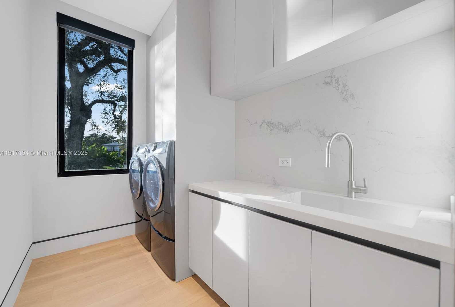 Small Image of 7051 SOUTH WEST 69TH AVE, South Miami Number 27