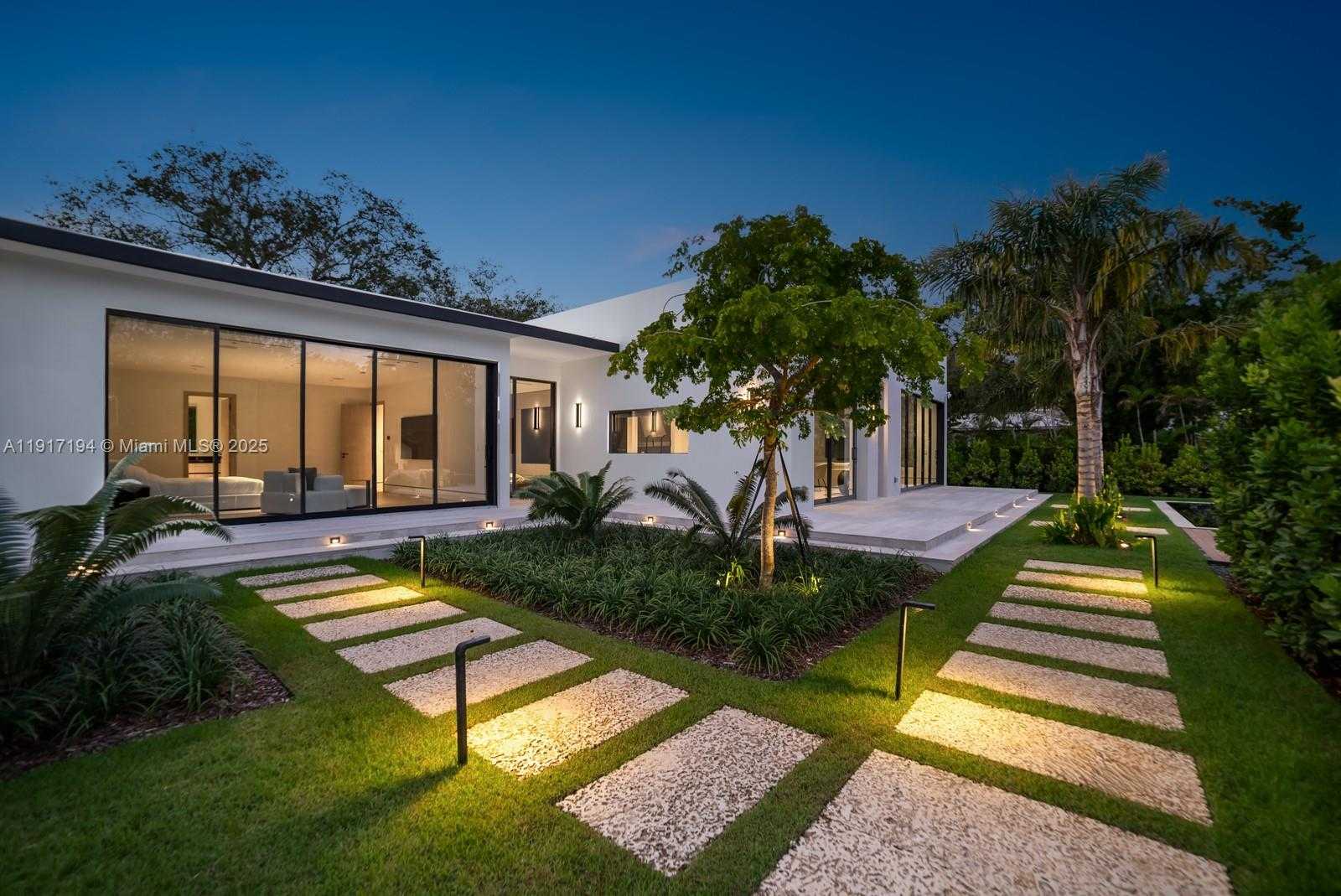 Small Image of 7051 SOUTH WEST 69TH AVE, South Miami Number 28