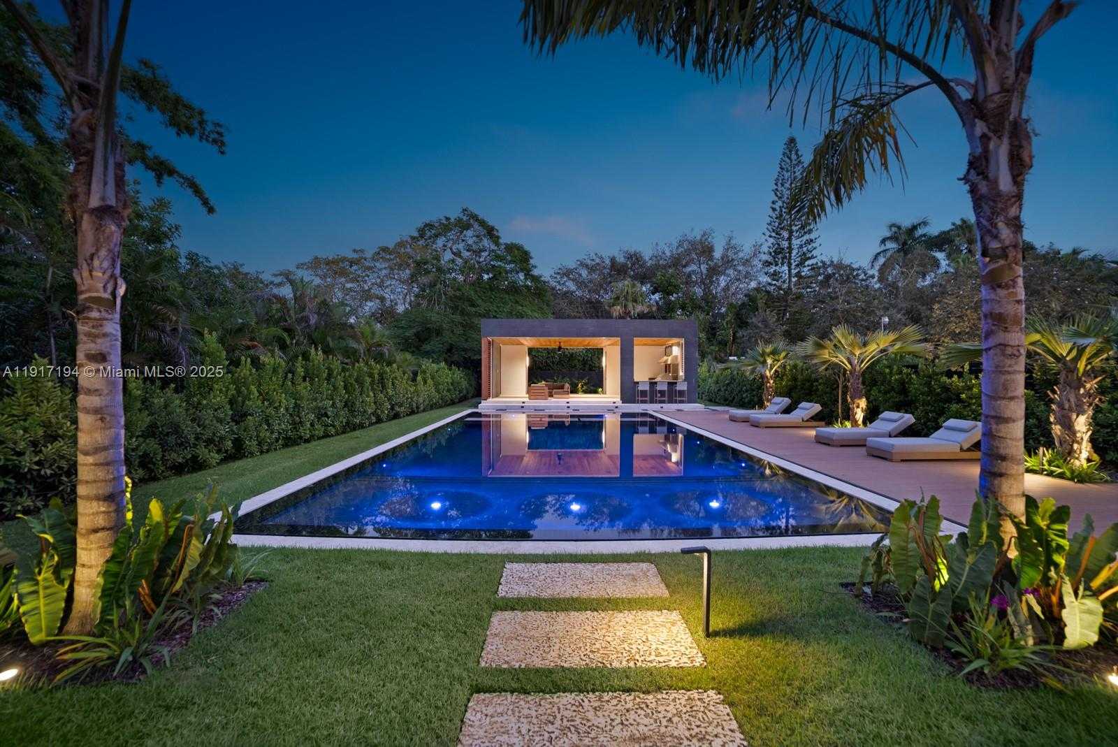 Small Image of 7051 SOUTH WEST 69TH AVE, South Miami Number 29