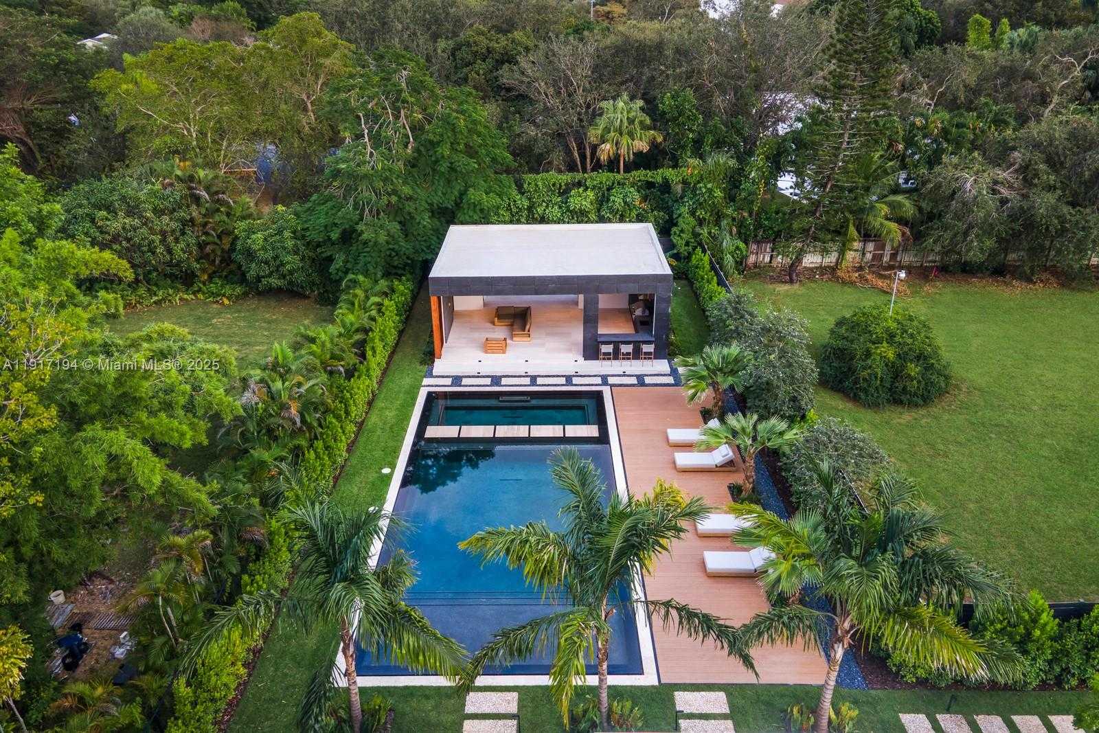 Small Image of 7051 SOUTH WEST 69TH AVE, South Miami Number 32