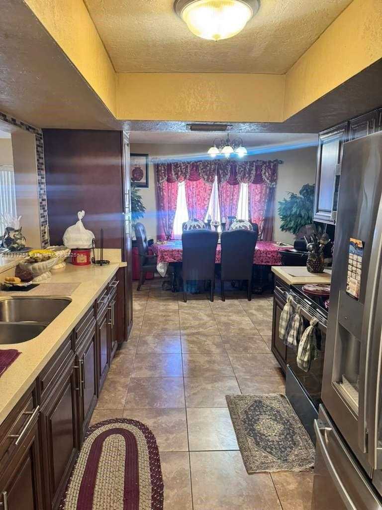 Small Image of 820 SOUTH WEST 49TH TER, Margate Number 5