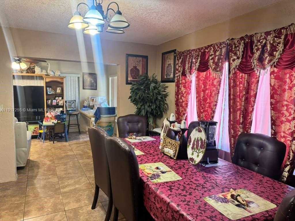 Small Image of 820 SOUTH WEST 49TH TER, Margate Number 7