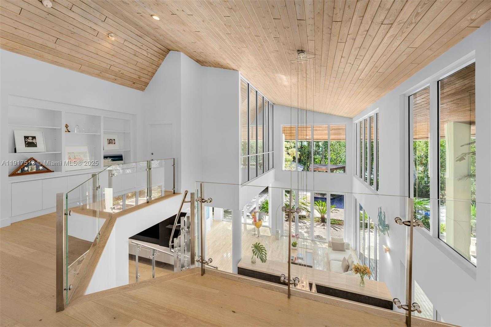 Small Image of 7150 WEST LAGO DR, Coral Gables Number 17