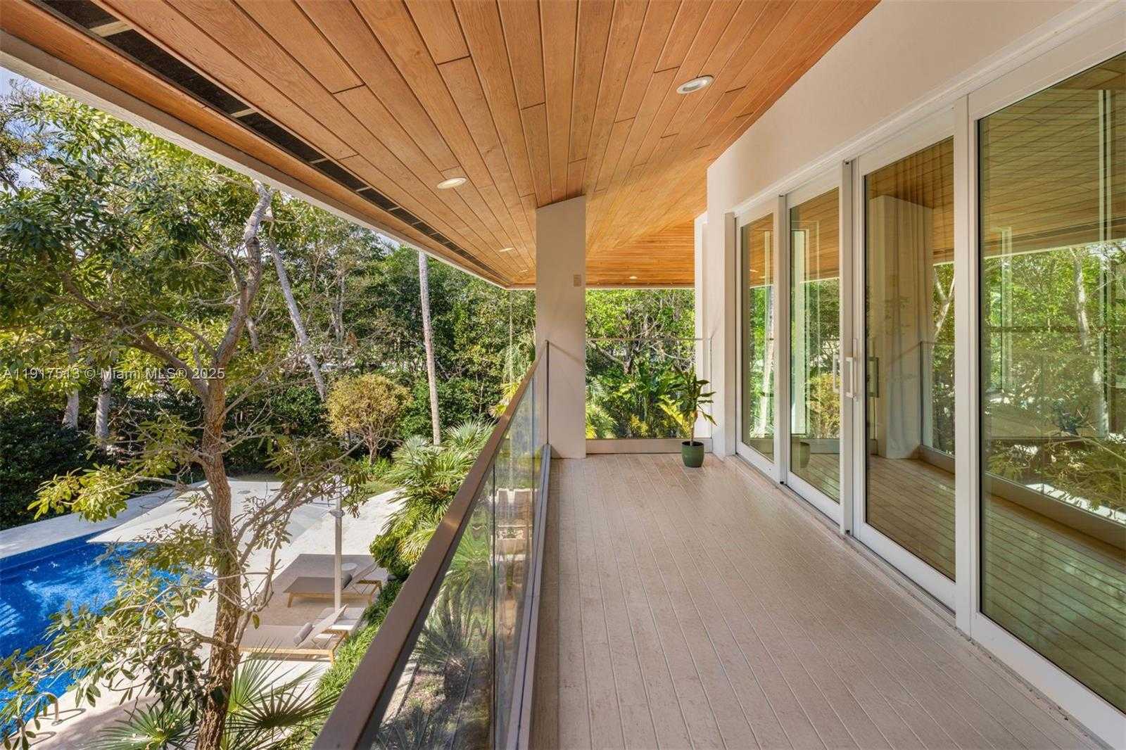 Small Image of 7150 WEST LAGO DR, Coral Gables Number 24