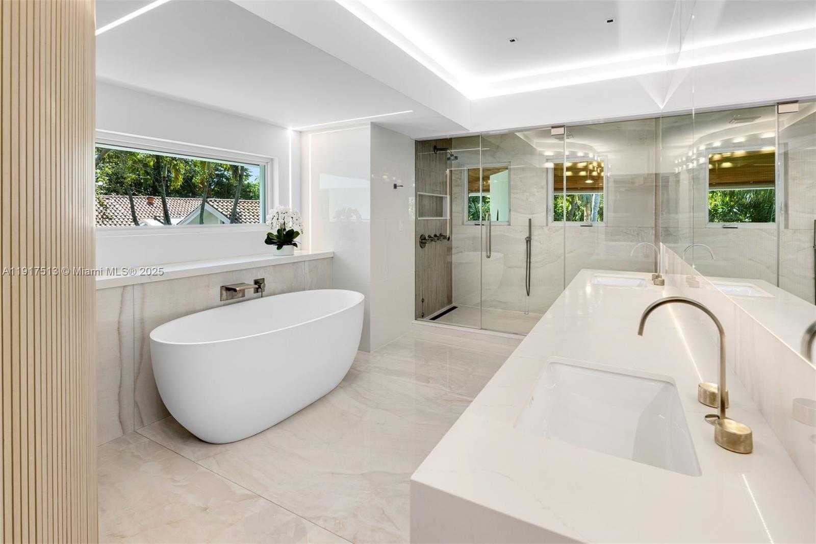 Small Image of 7150 WEST LAGO DR, Coral Gables Number 26