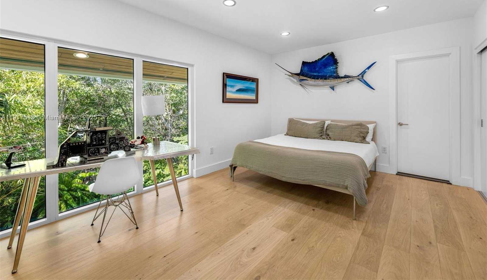 Small Image of 7150 WEST LAGO DR, Coral Gables Number 31