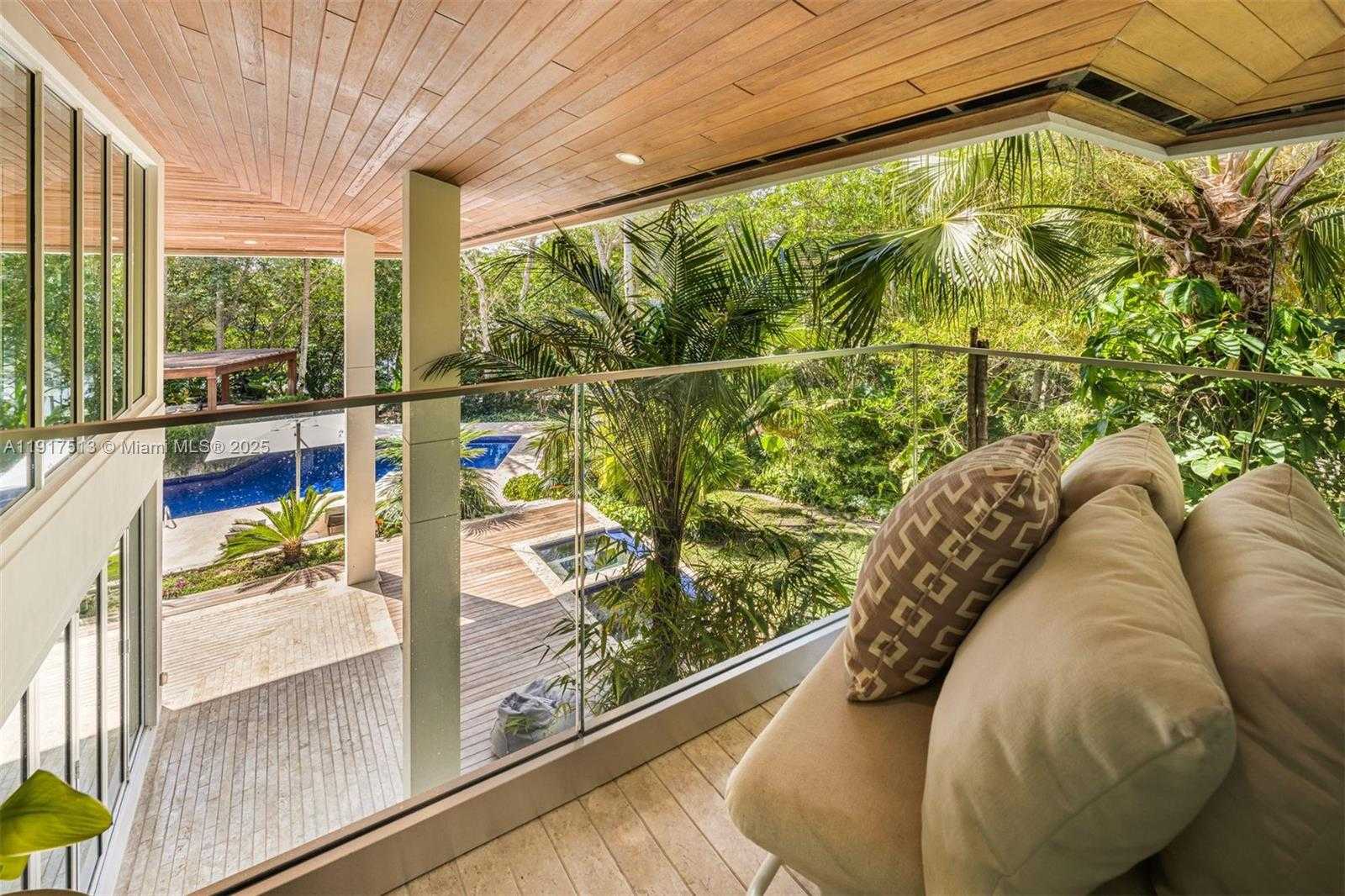 Small Image of 7150 WEST LAGO DR, Coral Gables Number 33