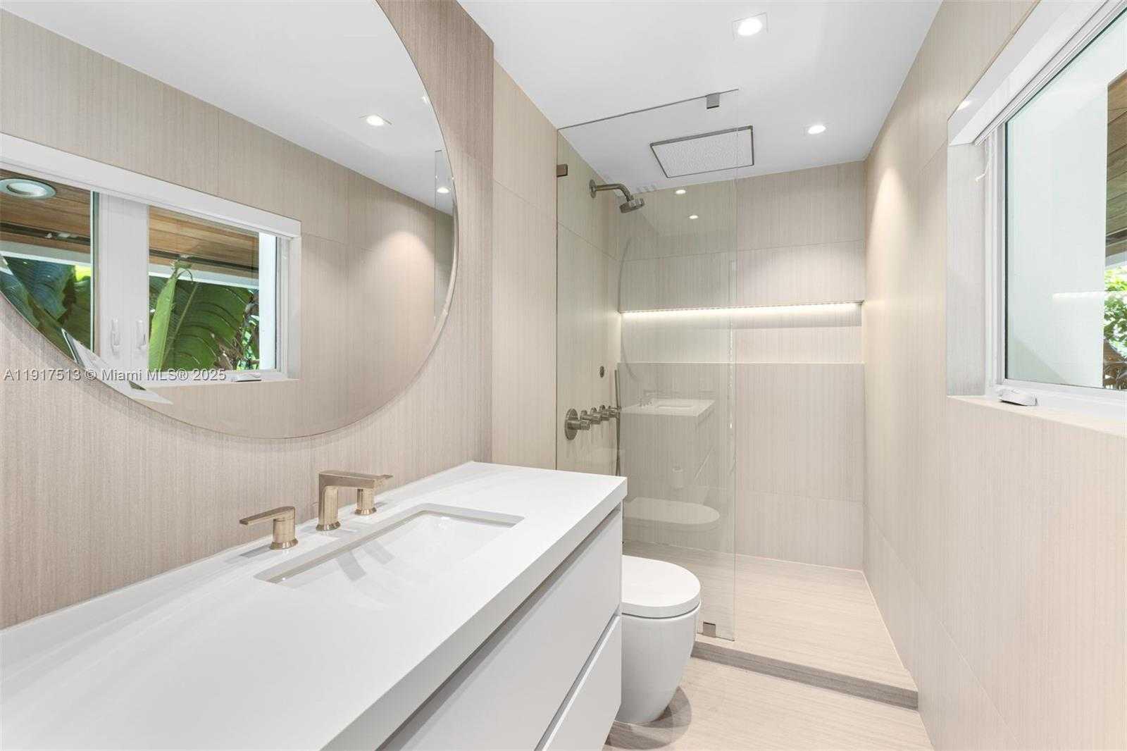 Small Image of 7150 WEST LAGO DR, Coral Gables Number 34