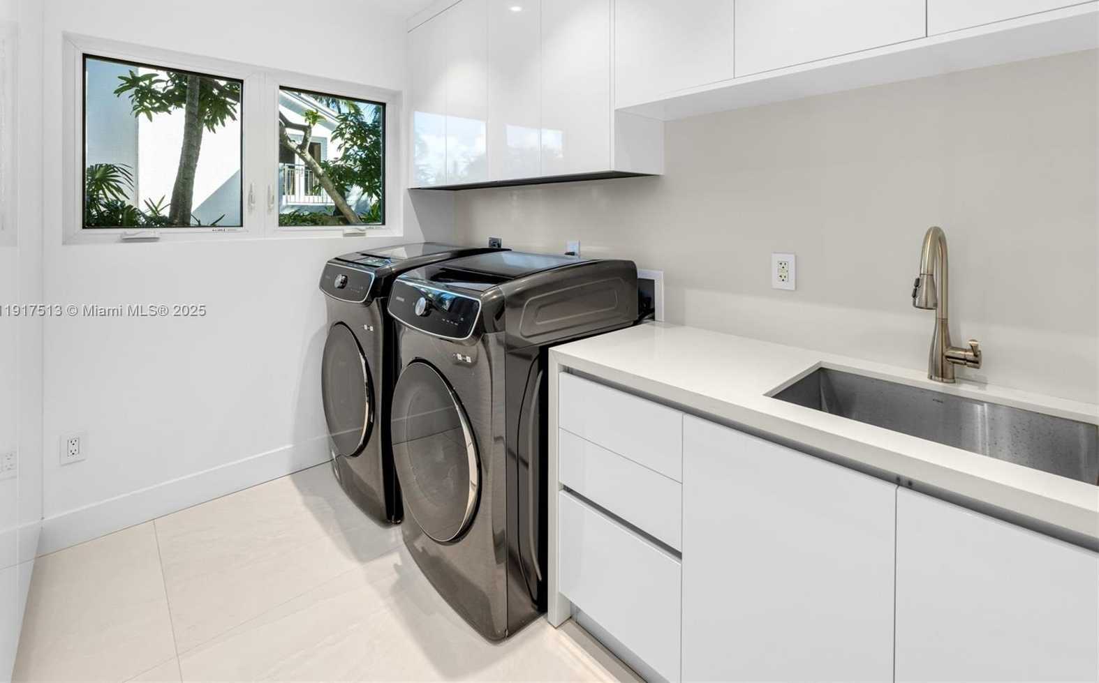 Small Image of 7150 WEST LAGO DR, Coral Gables Number 38