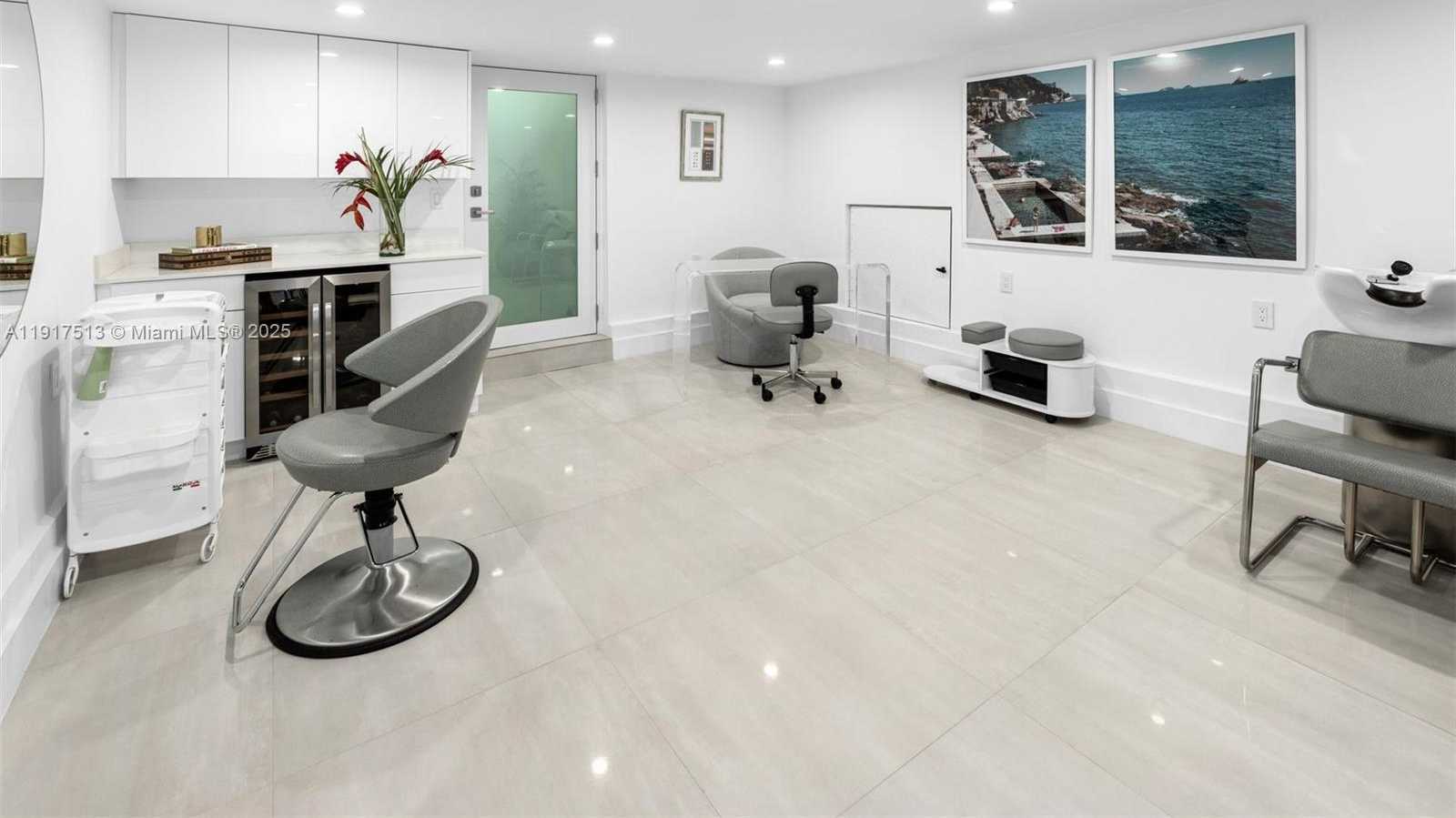 Small Image of 7150 WEST LAGO DR, Coral Gables Number 42