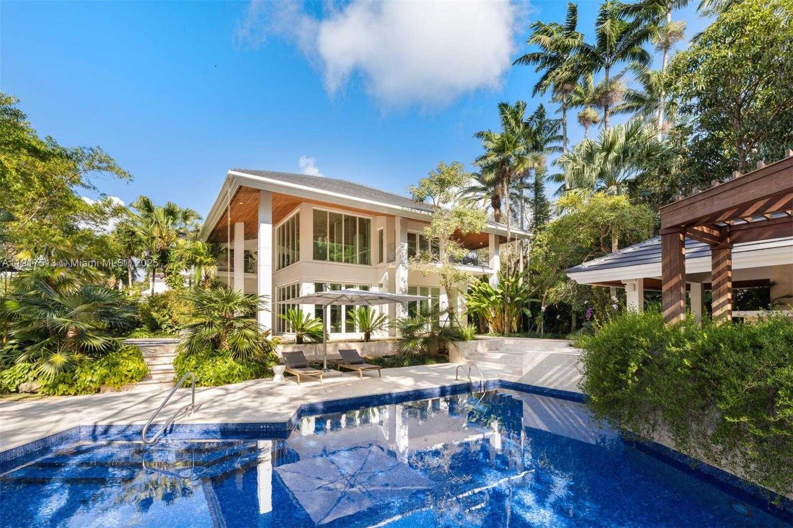 Small Image of 7150 WEST LAGO DR, Coral Gables Number 44