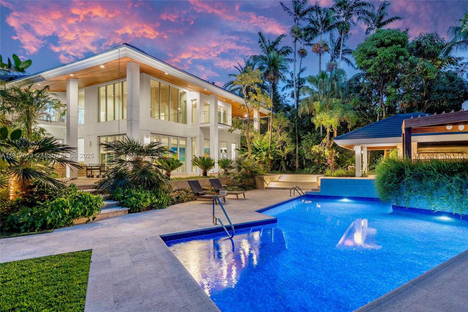 Small Image of 7150 WEST LAGO DR, Coral Gables Number 64