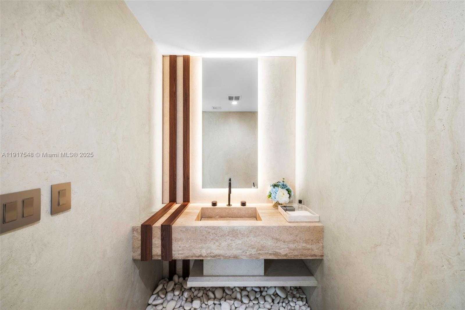 Small Image of 710 SOUTH SHORE DR, Miami Beach Number 10