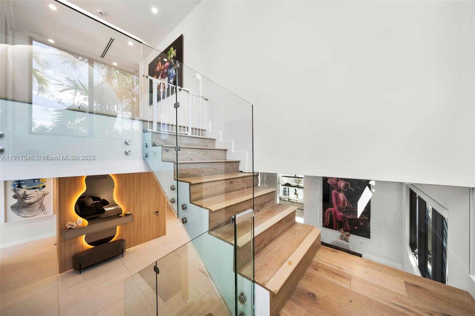 Small Image of 710 SOUTH SHORE DR, Miami Beach Number 20