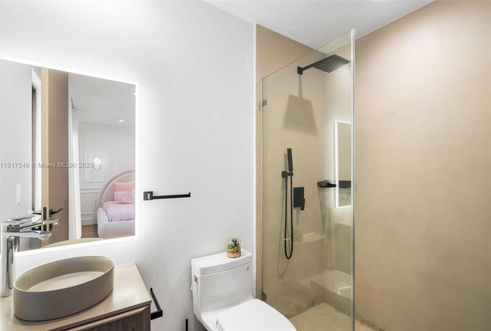 Small Image of 710 SOUTH SHORE DR, Miami Beach Number 23