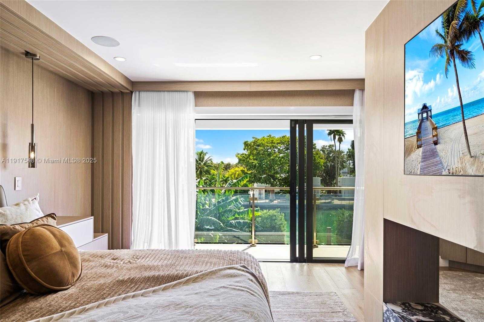 Small Image of 710 SOUTH SHORE DR, Miami Beach Number 30