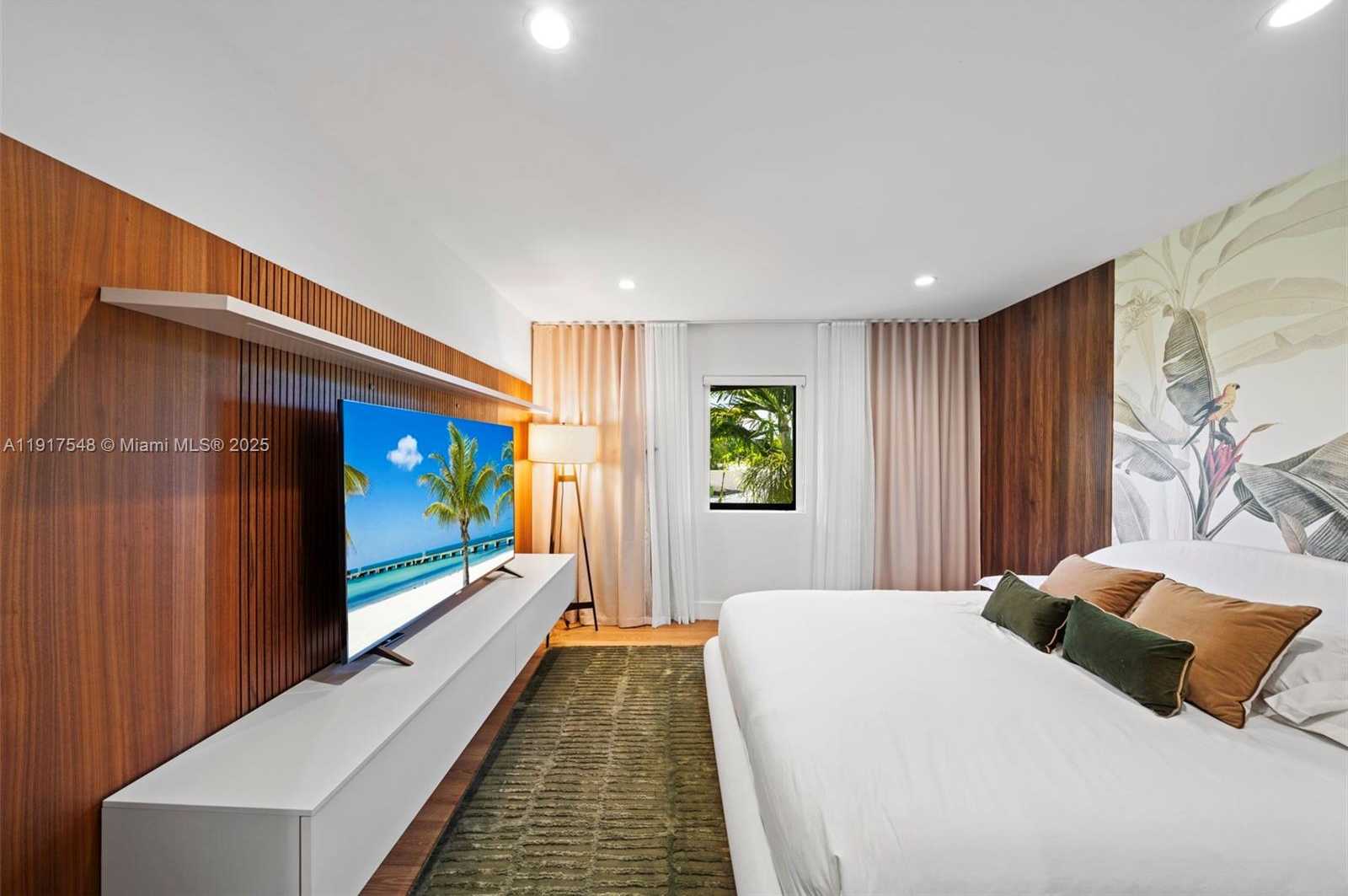 Small Image of 710 SOUTH SHORE DR, Miami Beach Number 37