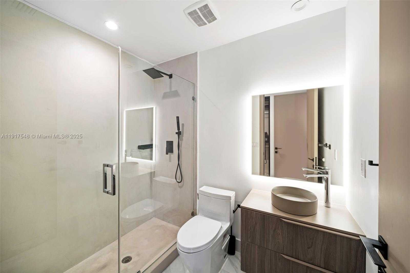 Small Image of 710 SOUTH SHORE DR, Miami Beach Number 39