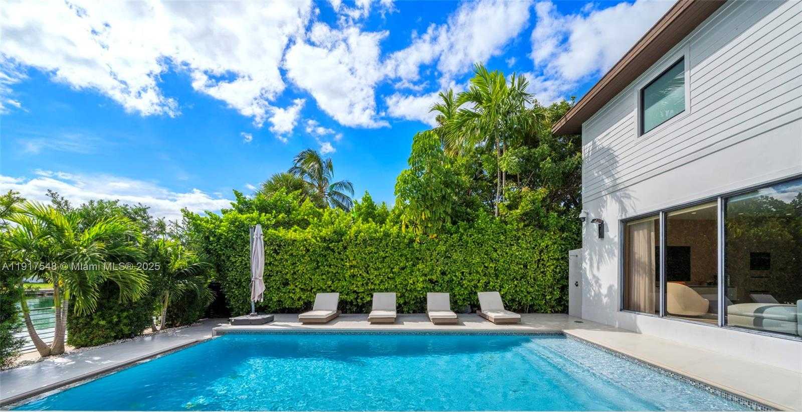 Small Image of 710 SOUTH SHORE DR, Miami Beach Number 42