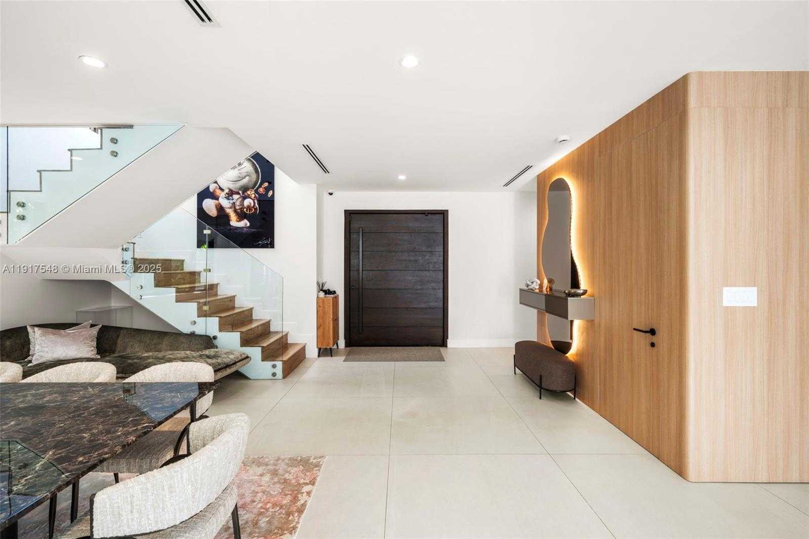 Small Image of 710 SOUTH SHORE DR, Miami Beach Number 6