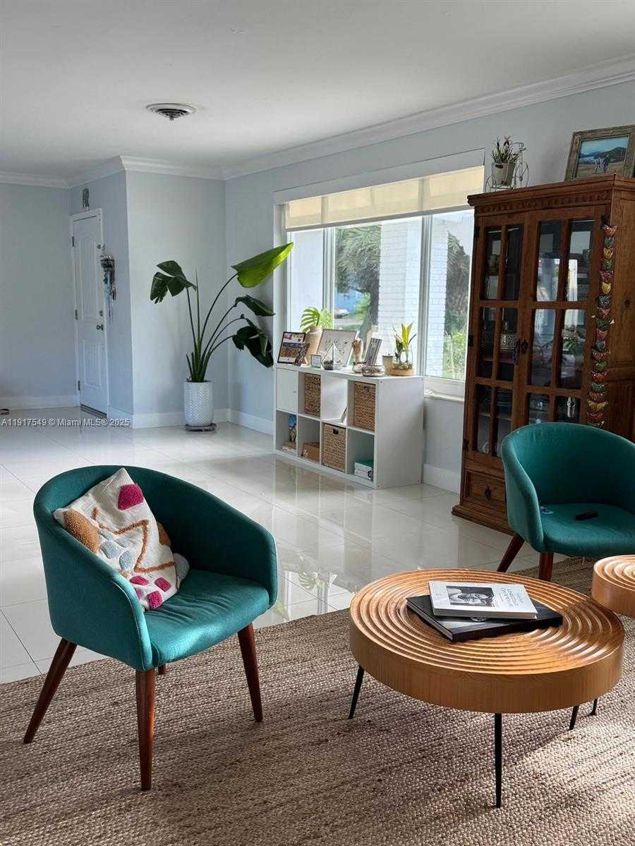 Small Image of 5955 SOUTH WEST 64TH AVE, South Miami Number 4