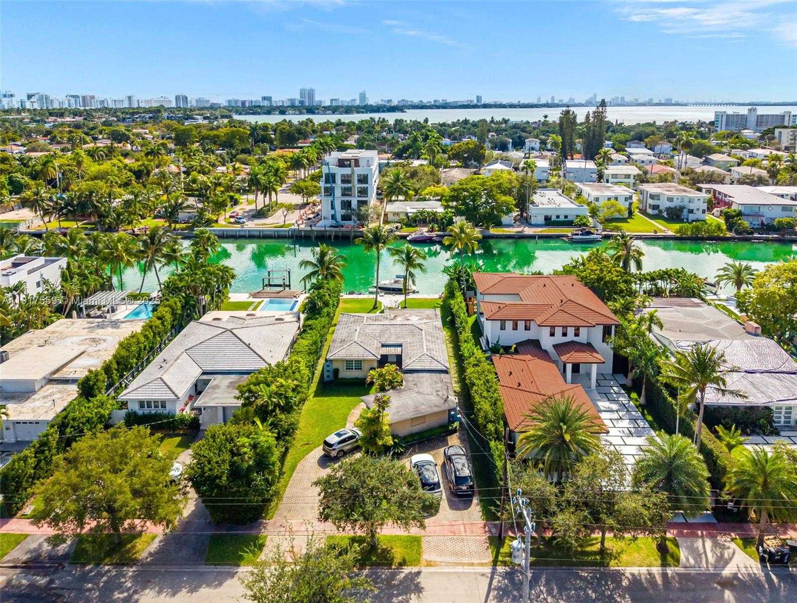 Small Image of 700 SOUTH SHORE DR, Miami Beach Number 3