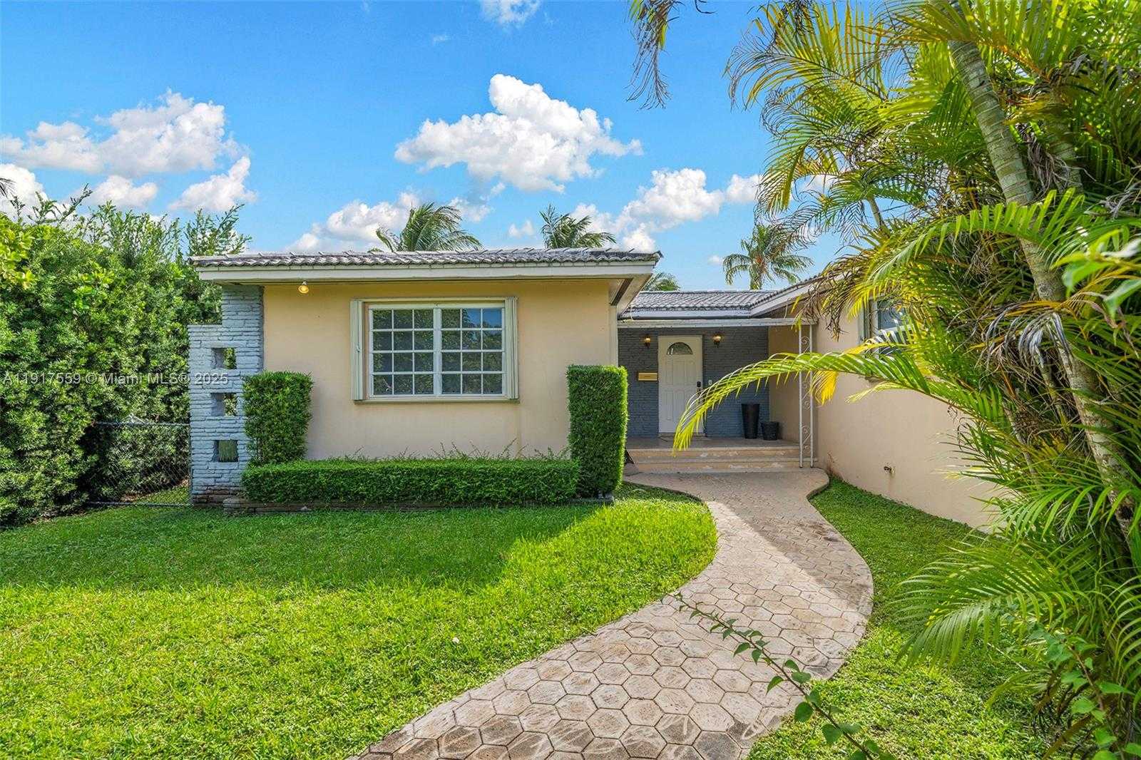 Small Image of 700 SOUTH SHORE DR, Miami Beach Number 9