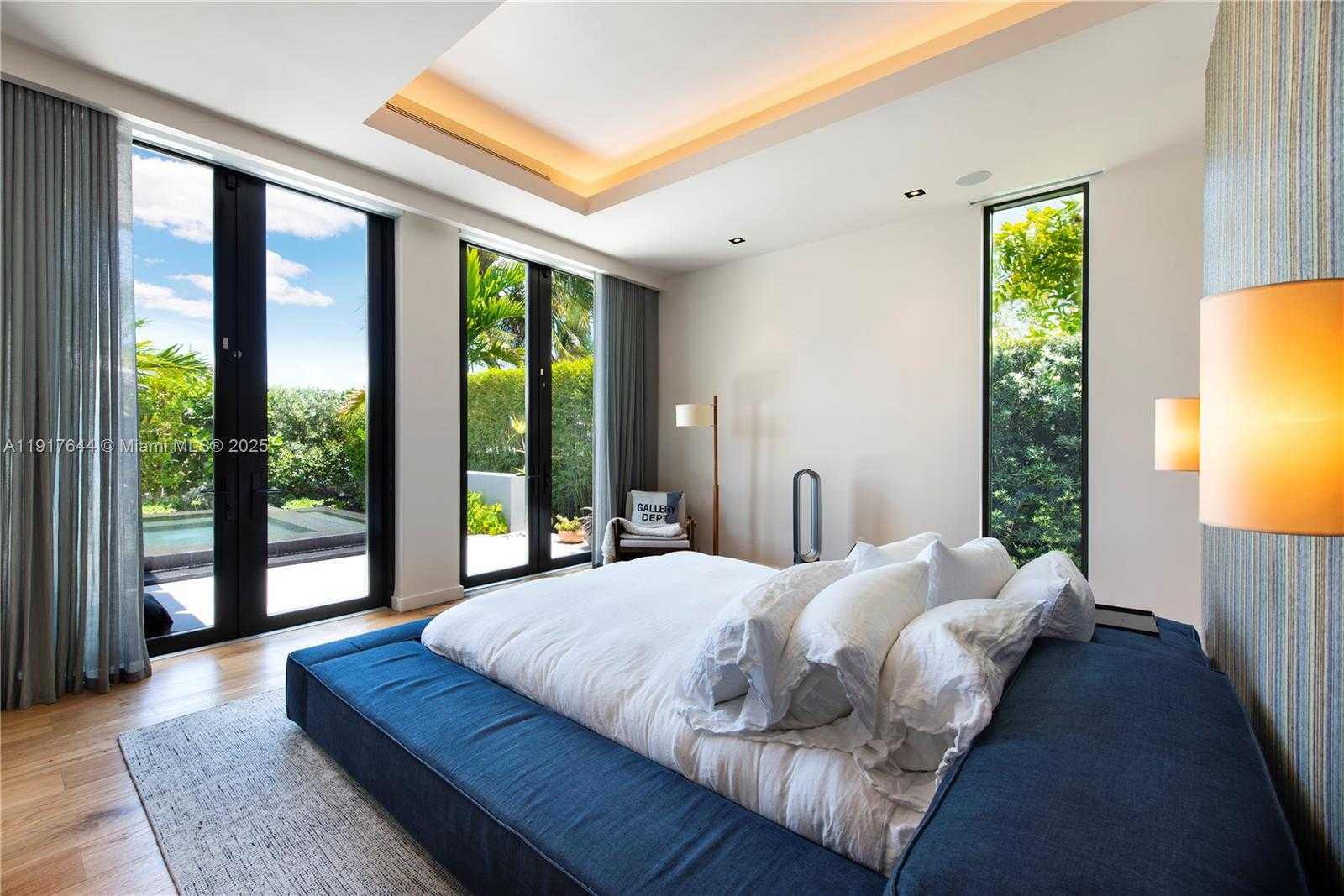 Small Image of 8055 NOREMAC AVE, Miami Beach Number 28