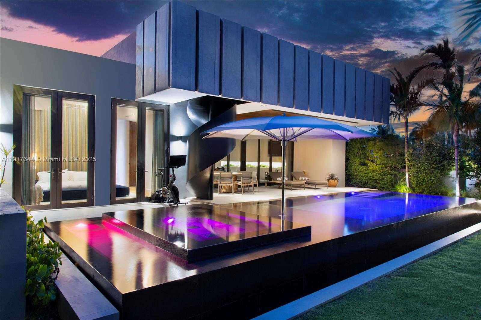 Small Image of 8055 NOREMAC AVE, Miami Beach Number 3