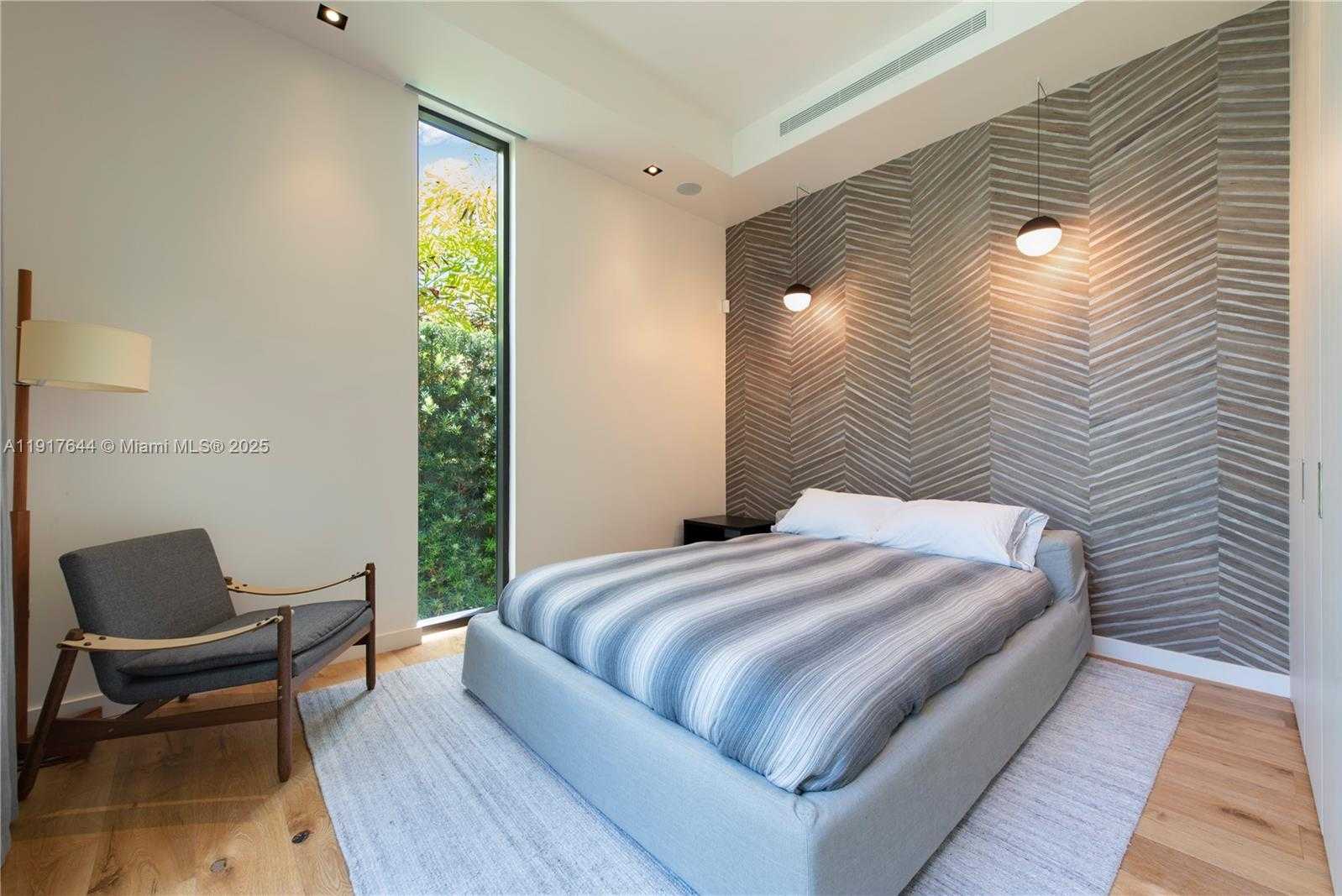 Small Image of 8055 NOREMAC AVE, Miami Beach Number 33