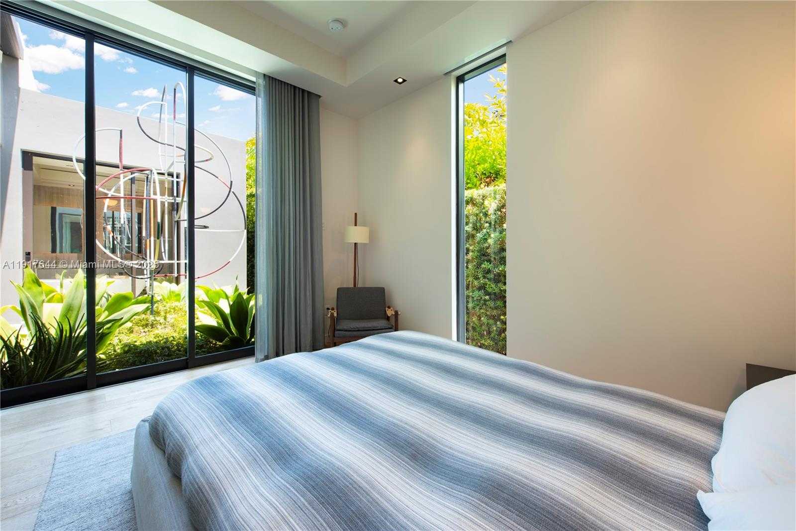 Small Image of 8055 NOREMAC AVE, Miami Beach Number 34