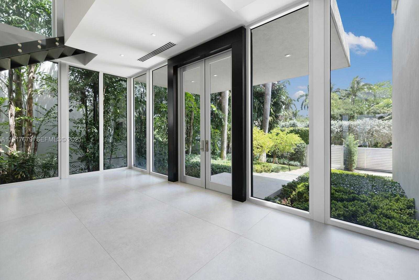 Small Image of 1379 NORTH VENETIAN WAY, Miami Number 11