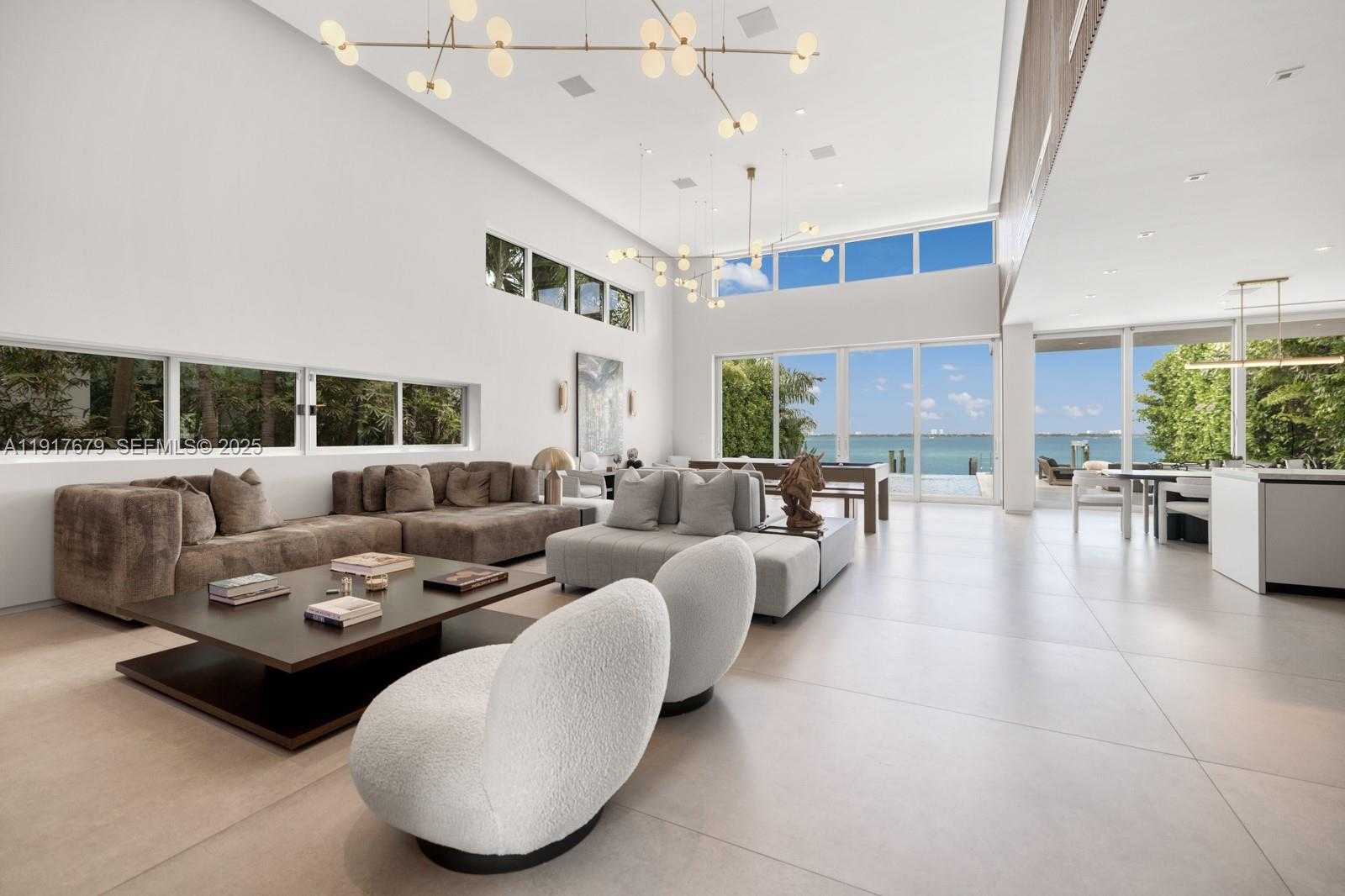 Small Image of 1379 NORTH VENETIAN WAY, Miami Number 12