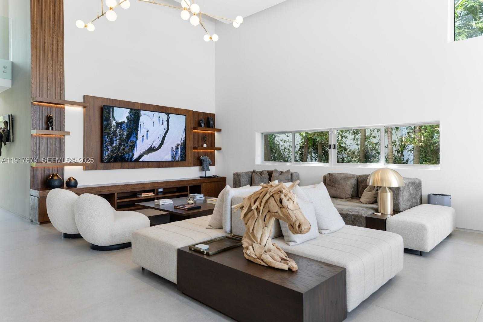 Small Image of 1379 NORTH VENETIAN WAY, Miami Number 14