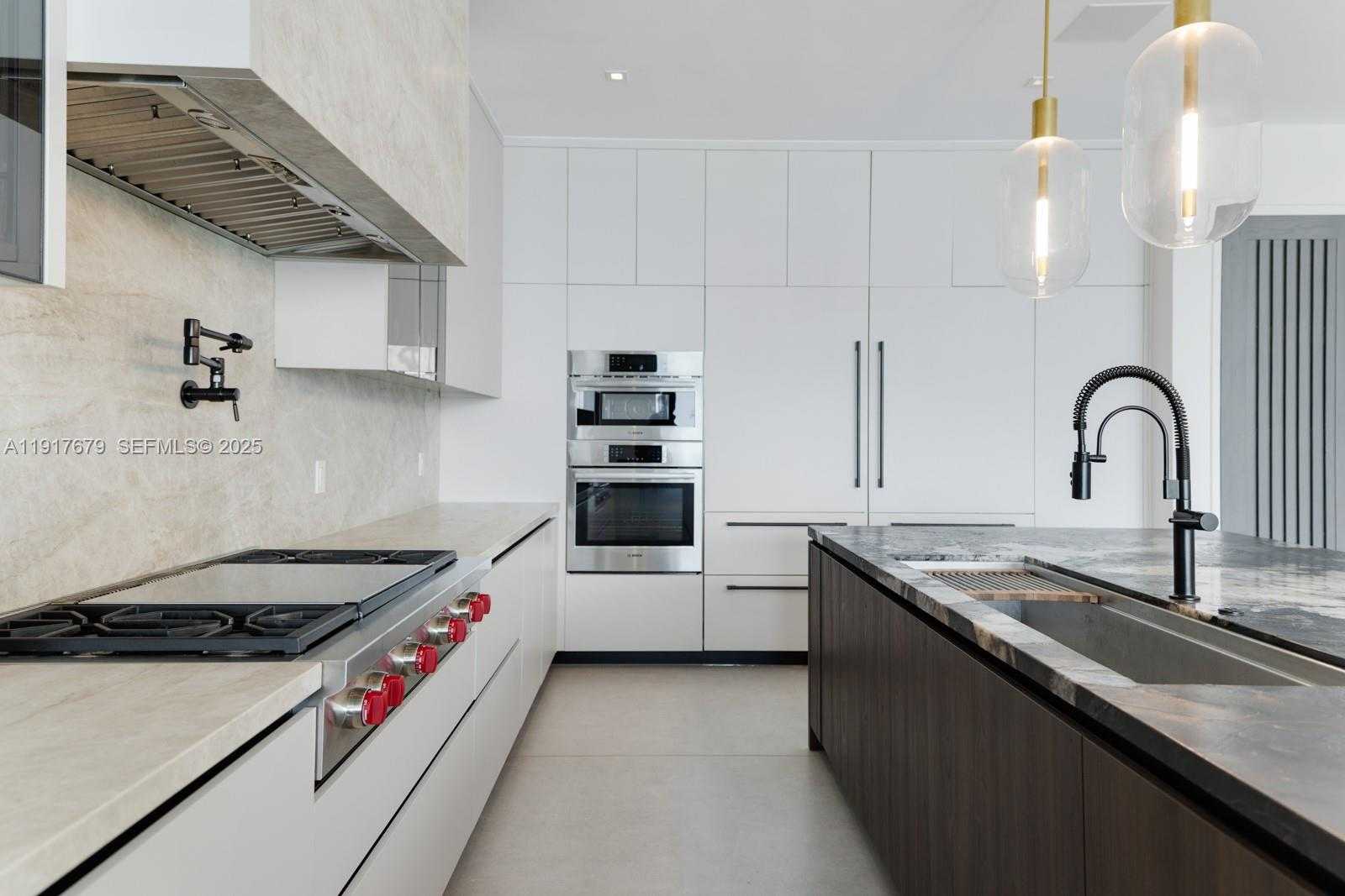 Small Image of 1379 NORTH VENETIAN WAY, Miami Number 21