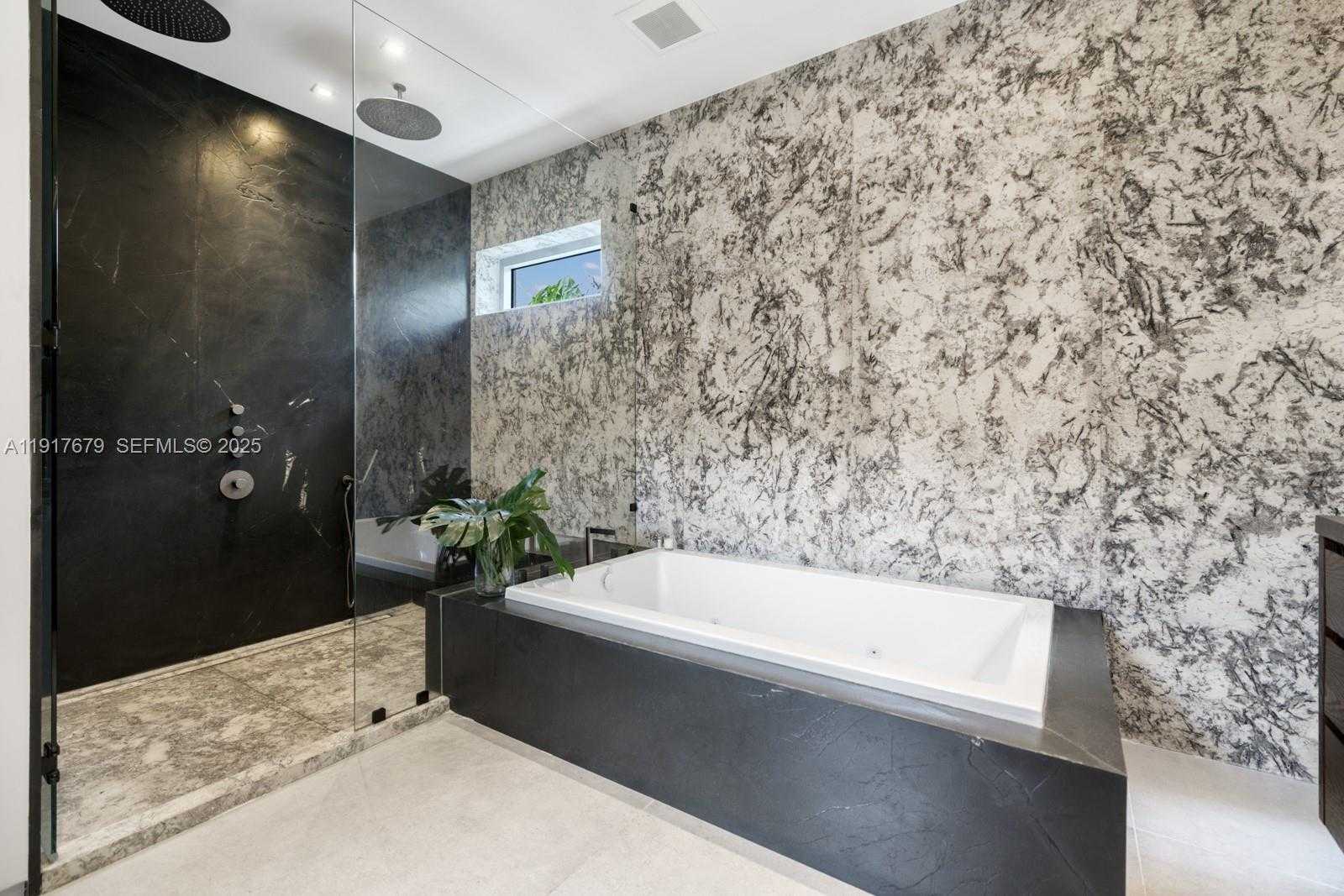 Small Image of 1379 NORTH VENETIAN WAY, Miami Number 32