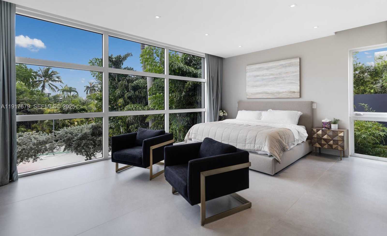 Small Image of 1379 NORTH VENETIAN WAY, Miami Number 36