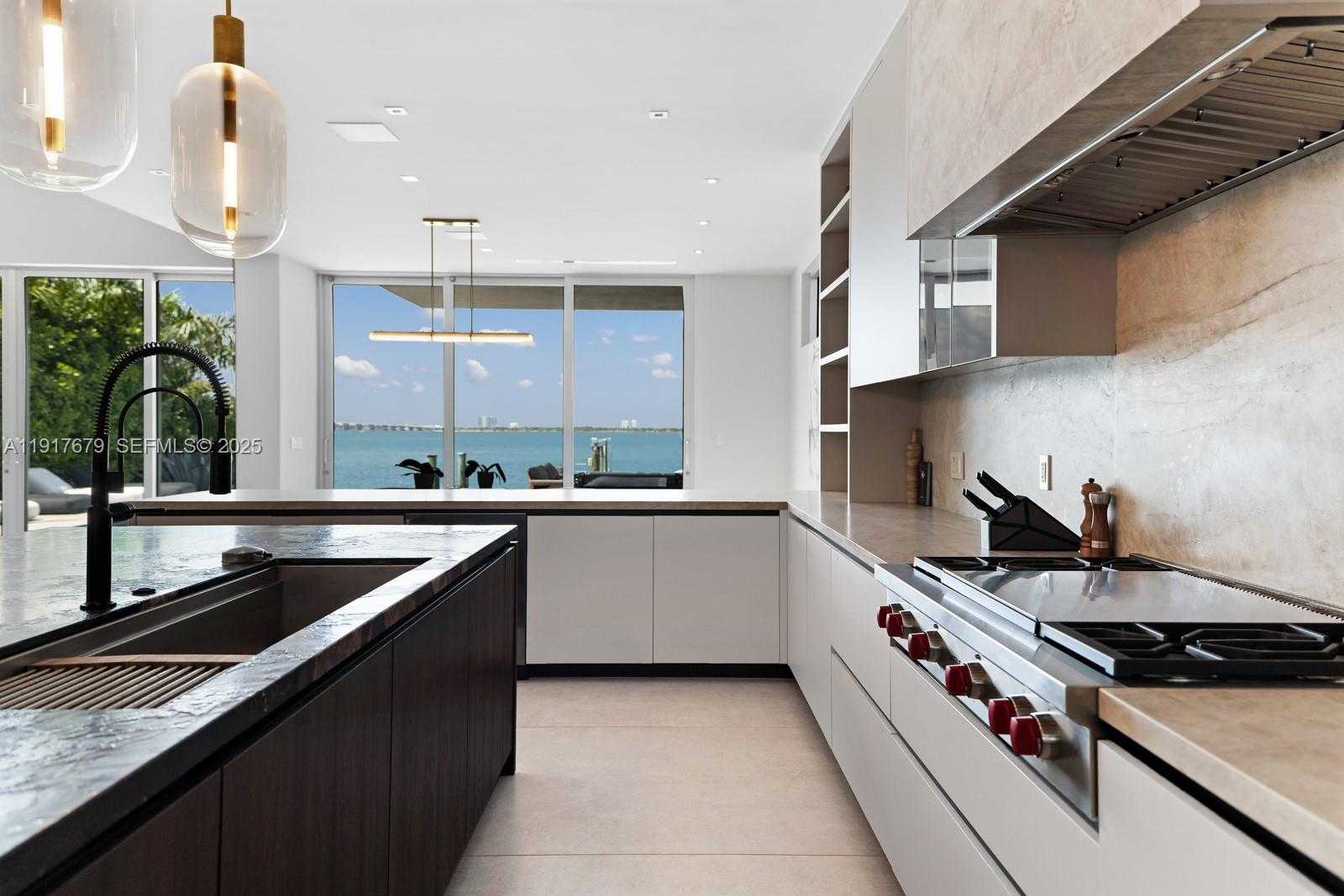 Small Image of 1379 NORTH VENETIAN WAY, Miami Number 4