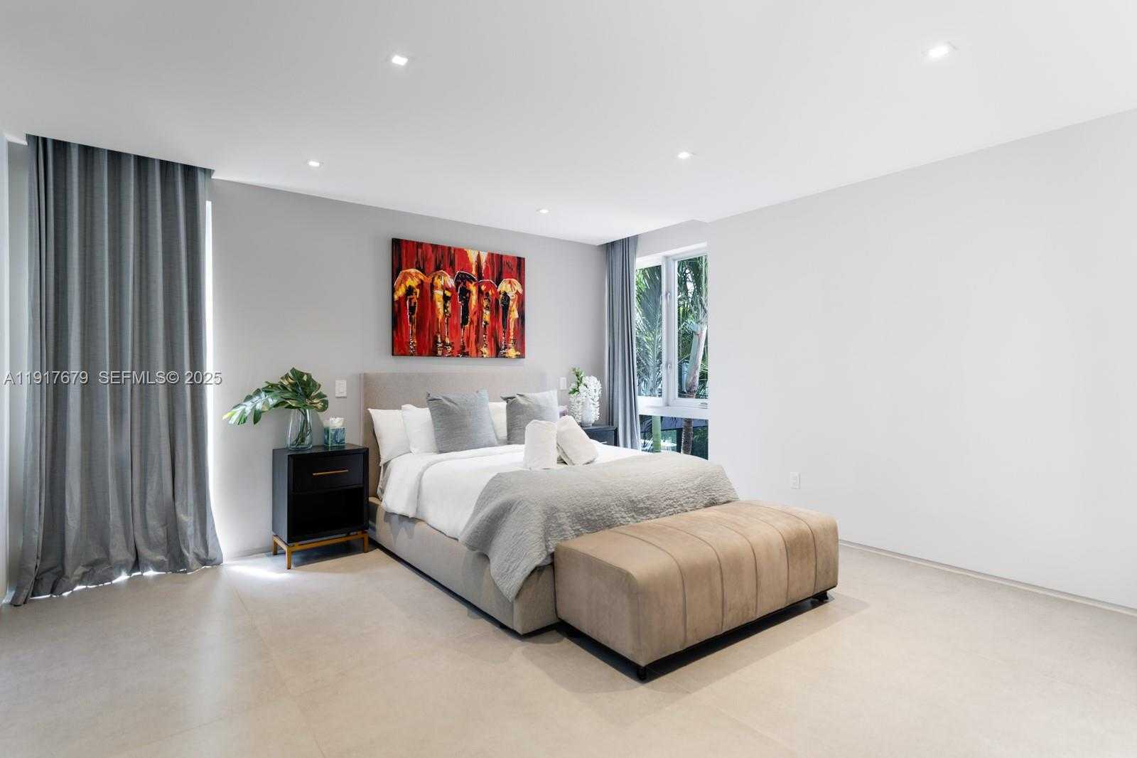 Small Image of 1379 NORTH VENETIAN WAY, Miami Number 40