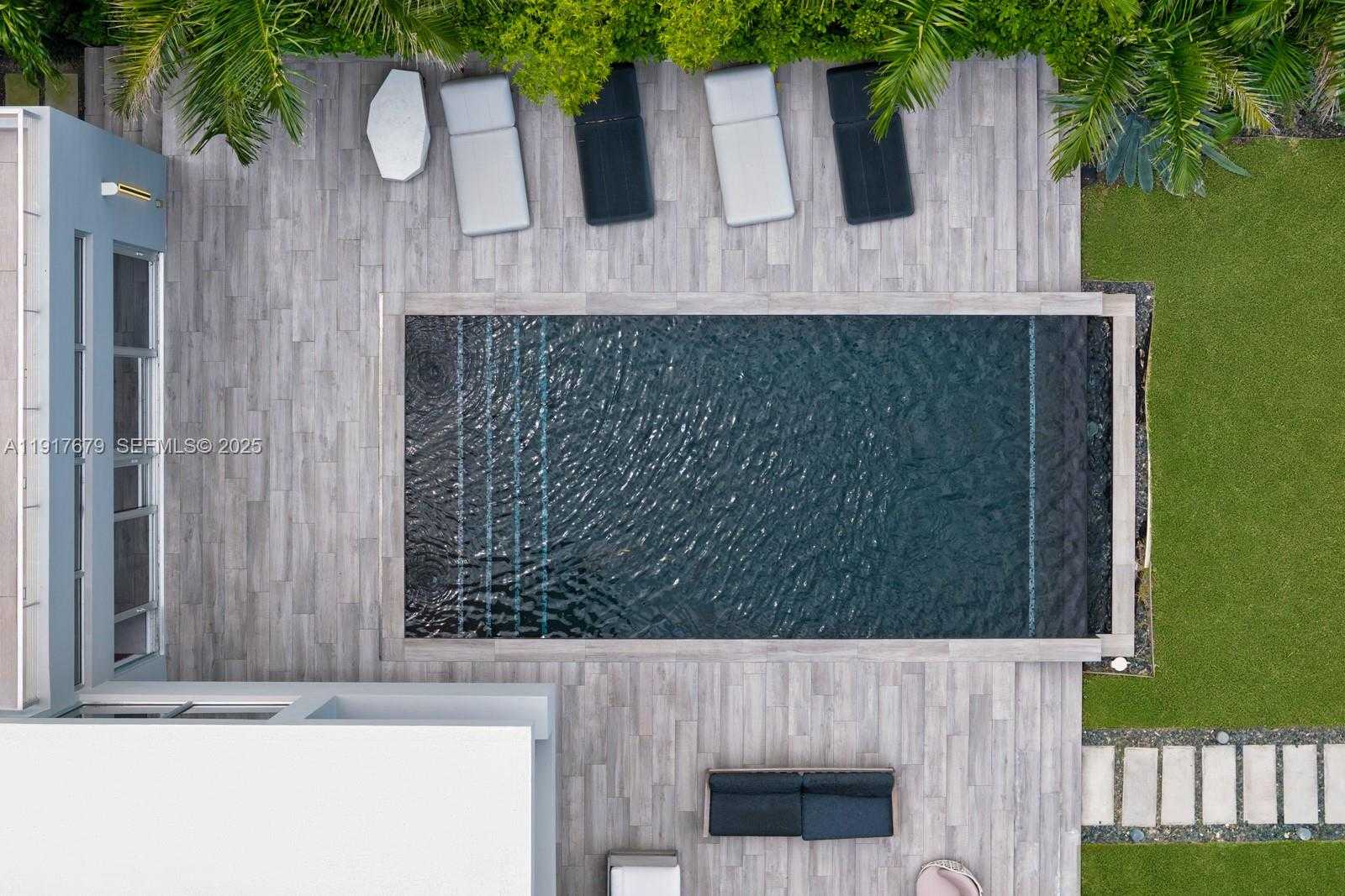 Small Image of 1379 NORTH VENETIAN WAY, Miami Number 52